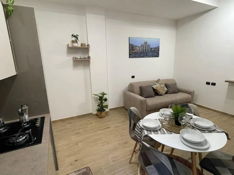 Nel Quartiere Bayres Suite Completamente Rinnovata ミラノ アパート