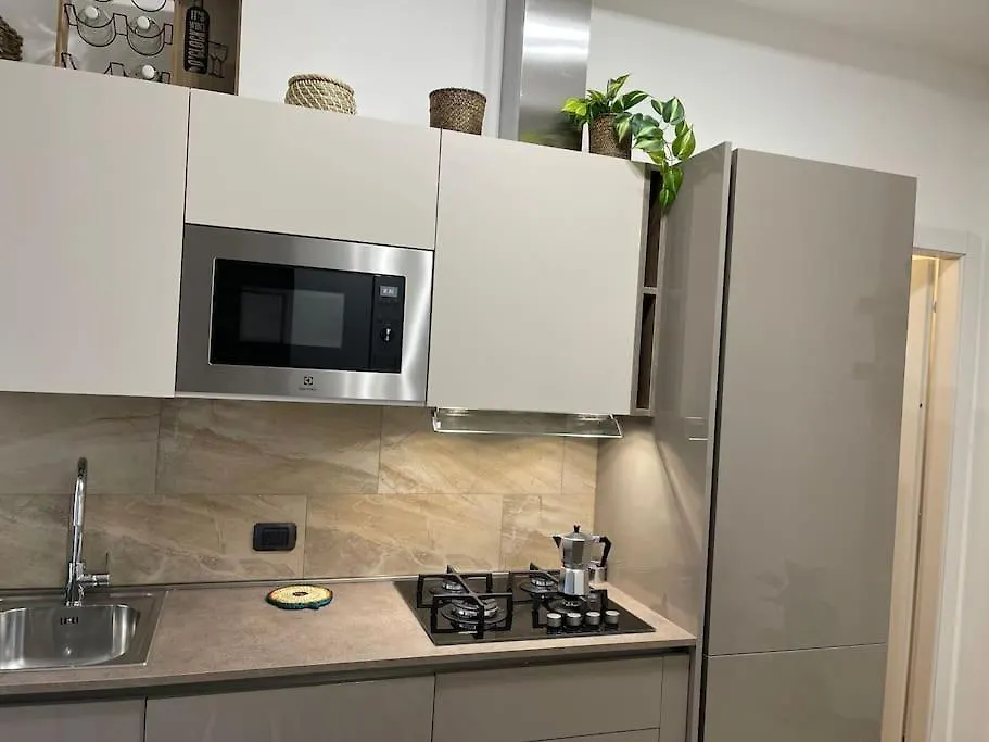 Nel Quartiere Bayres Suite Completamente Rinnovata ミラノ イタリア